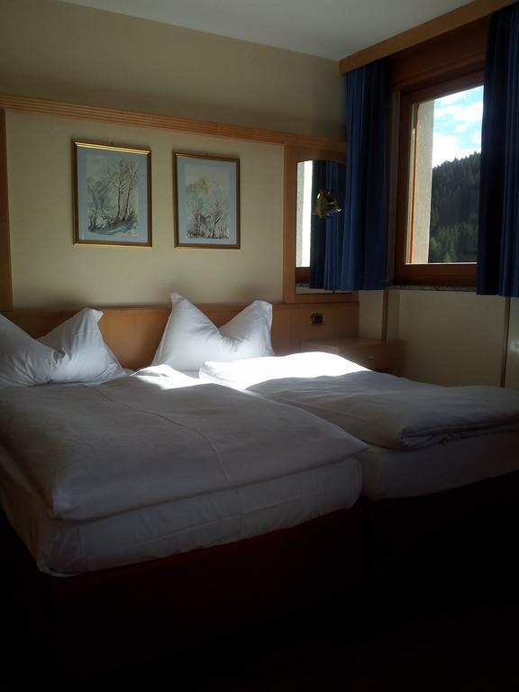 Chalet Brigitte B&B Arabba Rum bild