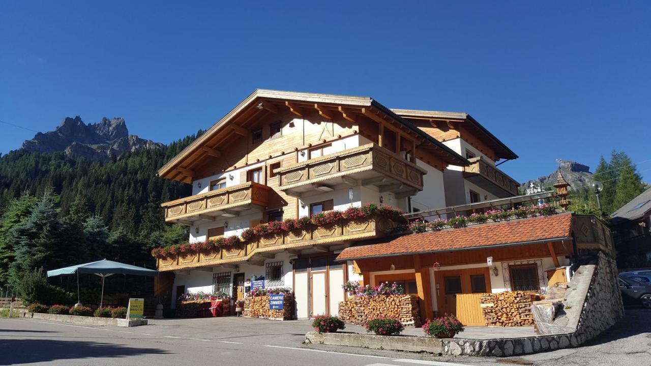 Chalet Brigitte B&B Arabba Exteriör bild